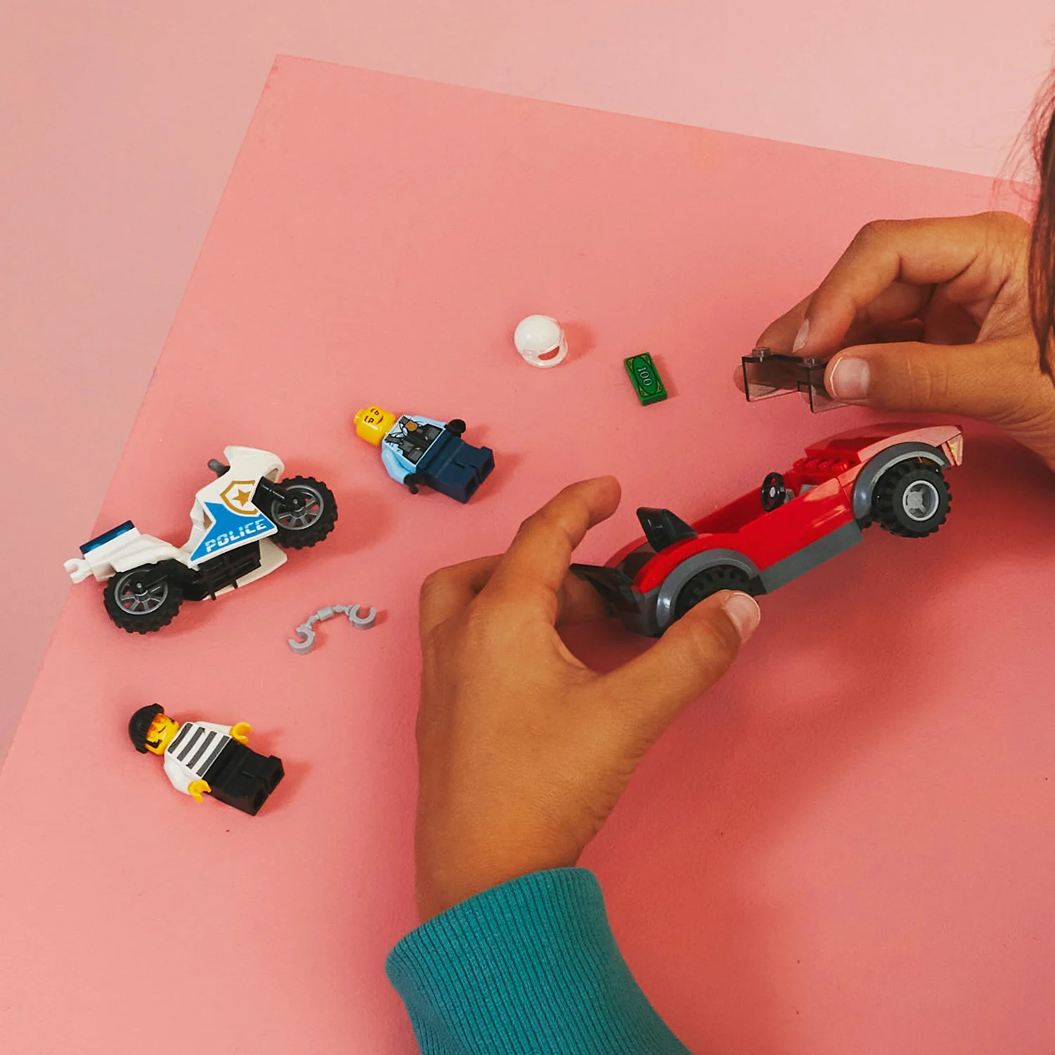 LEGO 60392 CITY POLICE BIKE CAR CHASE - Image 5