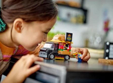 LEGO 60404 CITY - BURGER TRUCK - Image 6