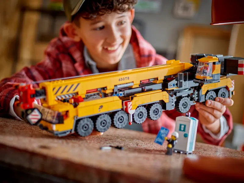 LEGO 60409 - YELLOW MOBILE CONSTRUCTION CRANE - Image 8
