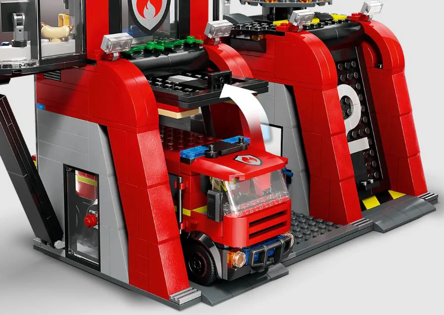 LEGO 60414 FIRE STATION WITH FIRE TRUCK - Image 5