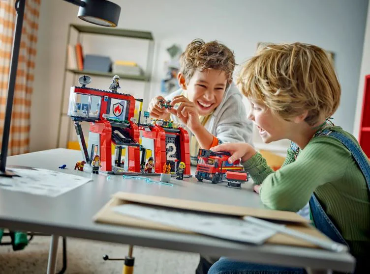 LEGO 60414 FIRE STATION WITH FIRE TRUCK - Image 8