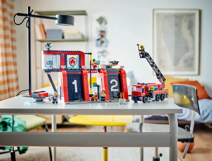 LEGO 60414 FIRE STATION WITH FIRE TRUCK - Image 9