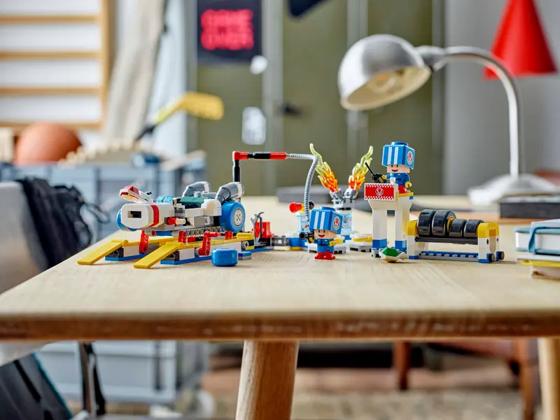 LEGO 72035 SUPER MARIO MARIO KART – TOAD'S GARAGE - Image 8