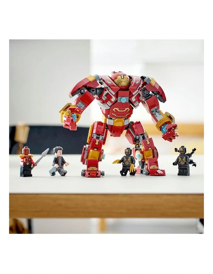 LEGO 76247 MARVEL THE HULKBUSTER: THE BATTLE OF WAKANDA - Image 3