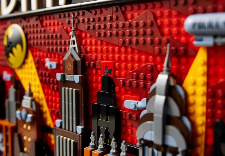 LEGO 76271 BATMAN - THE ANIMATED SERIES GOTHAM CITY - Image 8