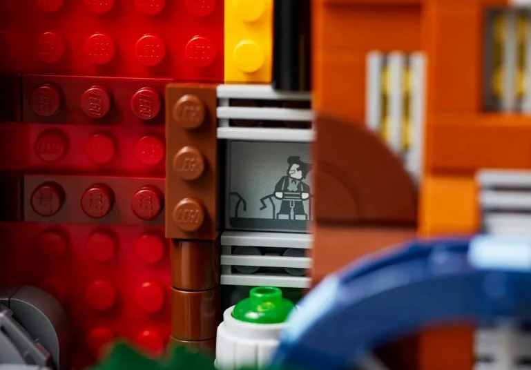 LEGO 76271 BATMAN - THE ANIMATED SERIES GOTHAM CITY - Image 9