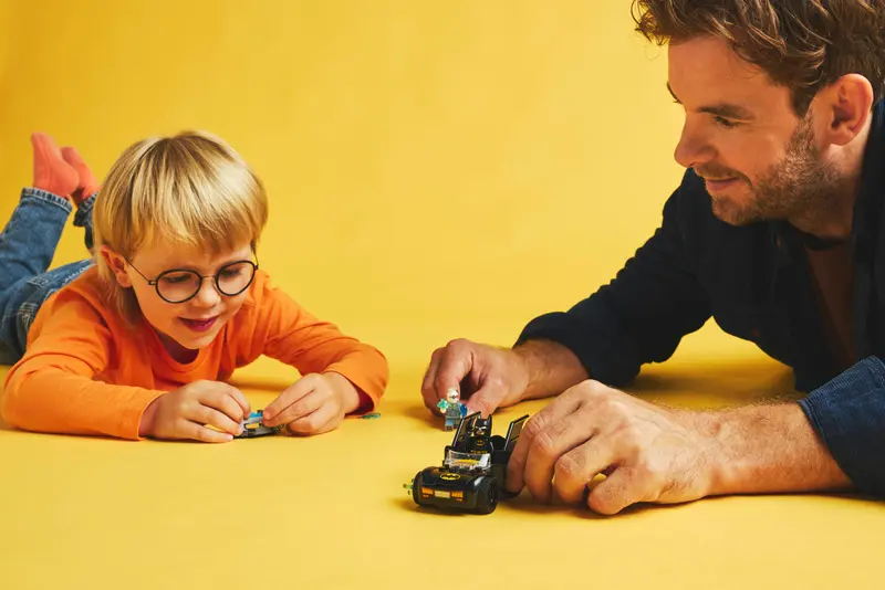 LEGO  76301 DC BATMAN & BATMOBILE VS. MR. FREEZE - Image 4