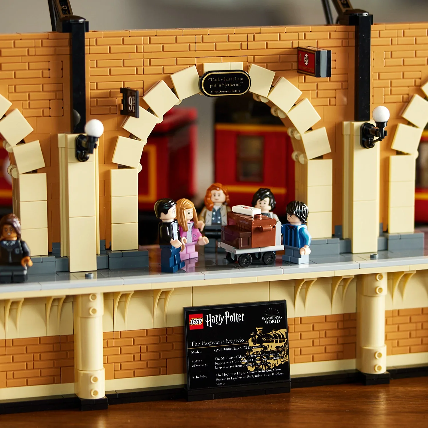 LEGO 76405 CREATOR HOGWARTS EXPRESS COLLECTORS EDITION - Image 3