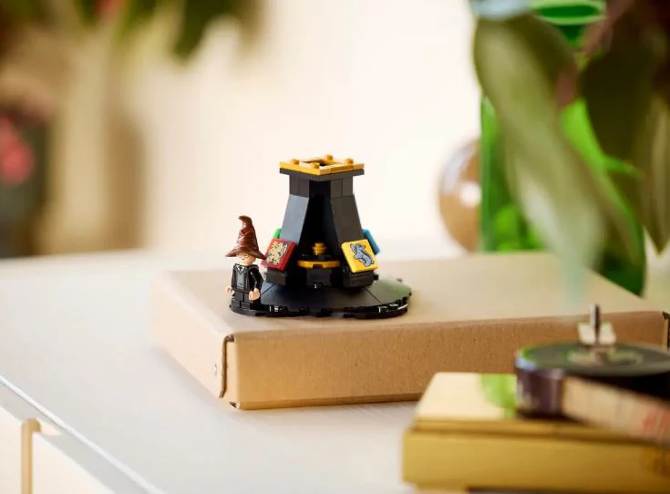 LEGO 76429 HARRY POTTER - TALKING SORTING HAT - Image 9