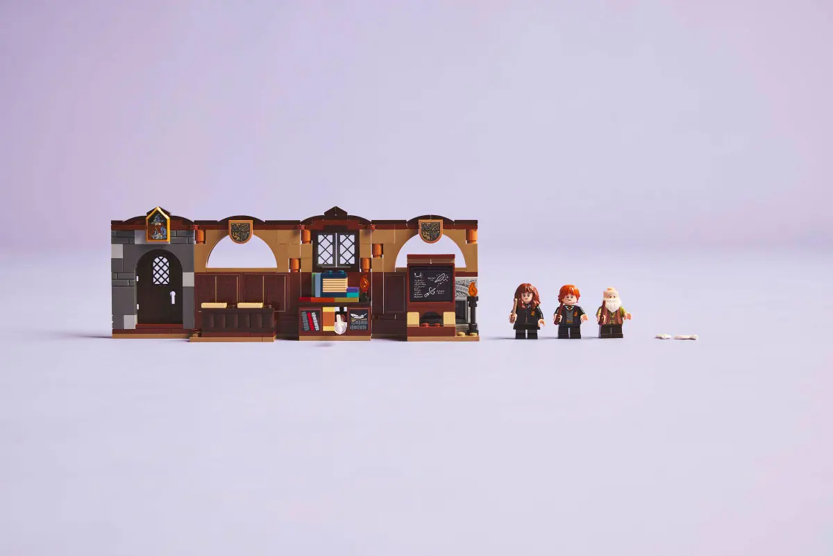 LEGO 76442 HARRY POTTER HOGWARTS CASTLE: CHARMS CLASS - Image 10