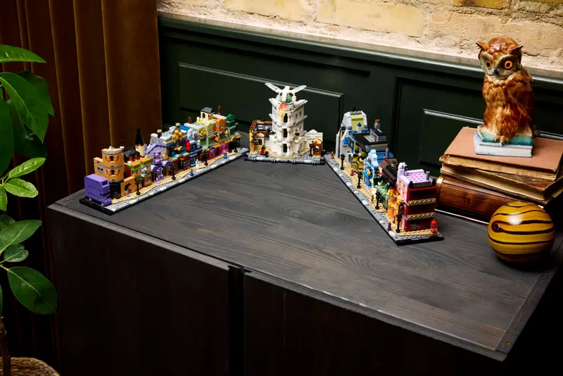 LEGO 76444 HARRY POTTER  DIAGON ALLEY™ WIZARDING SHOPS - Image 14