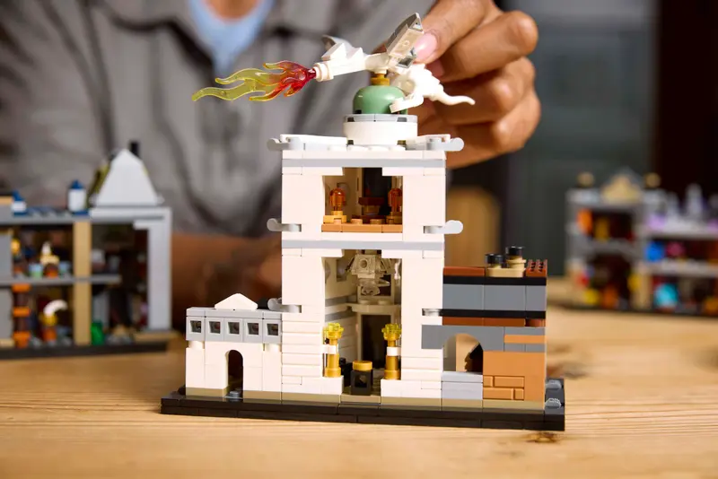 LEGO 76444 HARRY POTTER  DIAGON ALLEY™ WIZARDING SHOPS - Image 8