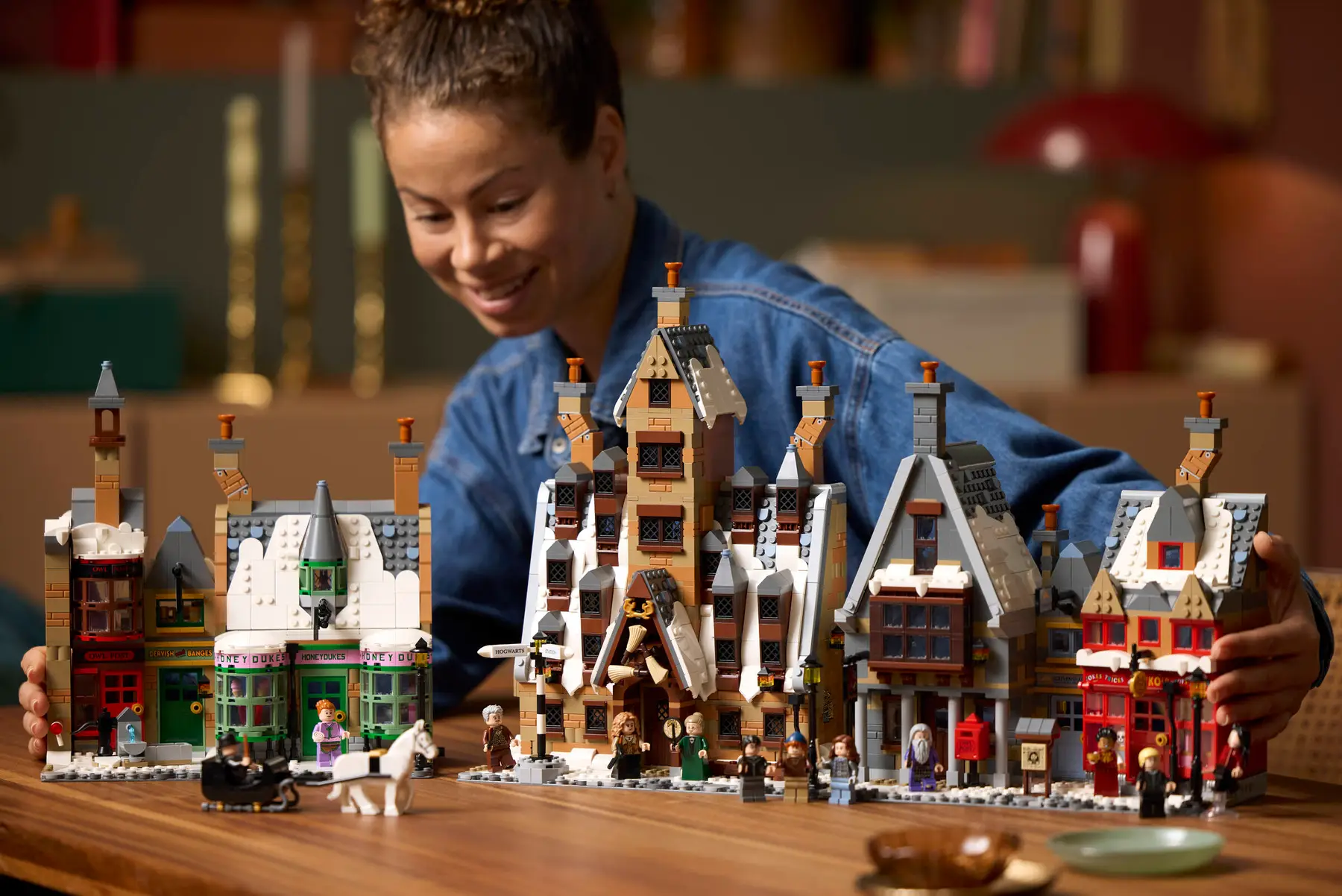 LEGO 76457 HARRY POTTER - HOGSMEADE VILLAGE COLLECTORS EDITION - Image 9