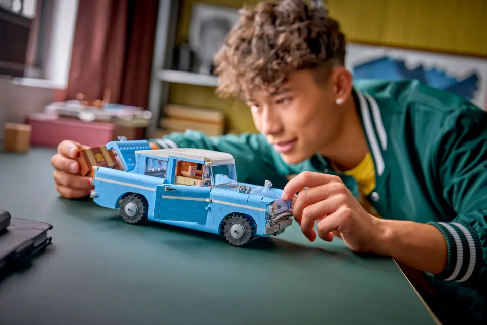 LEGO 76470 HARRY POTTER - ENCHANTED FLYING FORD ANGLIA - Image 6