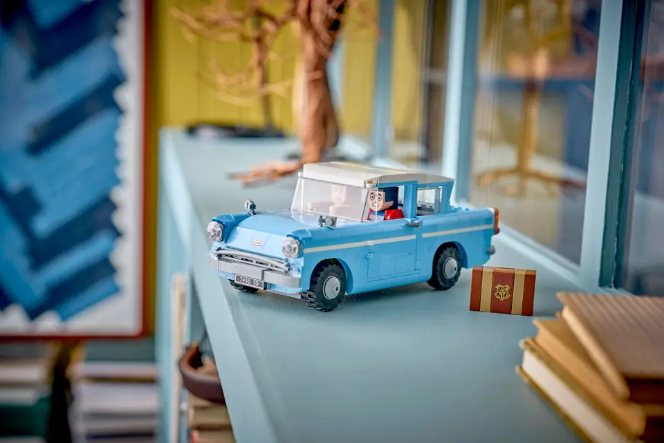 LEGO 76470 HARRY POTTER - ENCHANTED FLYING FORD ANGLIA - Image 8