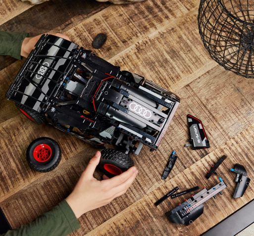 LEGO 42160 TECHNIC AUDI RS Q E-TRON - Image 4
