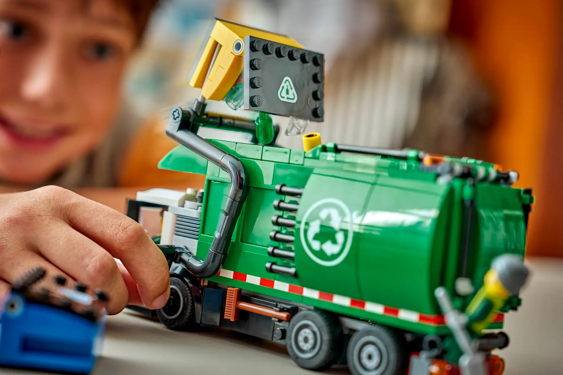 LEGO 60495 CITY- RECYCLING TRUCK - Image 5