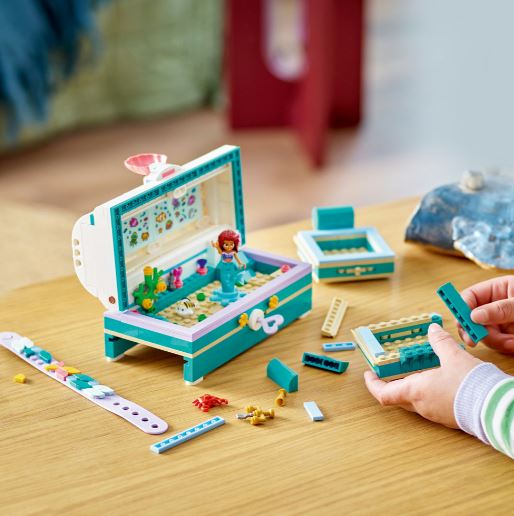 LEGO 43229 DISNEY  ARIEL'S TREASURE CHEST - Image 2