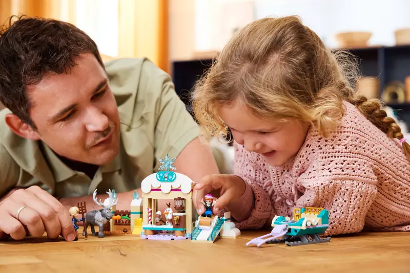 LEGO 43256 DISNEY ANNA'S SLEIGH ADVENTURE - Image 5