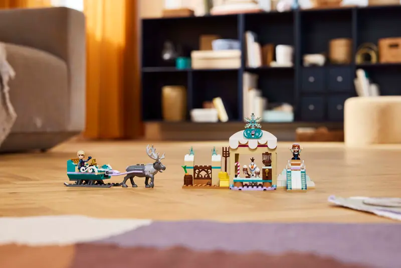 LEGO 43256 DISNEY ANNA'S SLEIGH ADVENTURE - Image 7