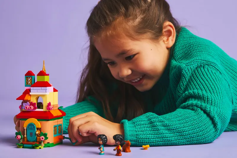 LEGO 43261 DISNEY ENCANTO MINI HOUSE - Image 7