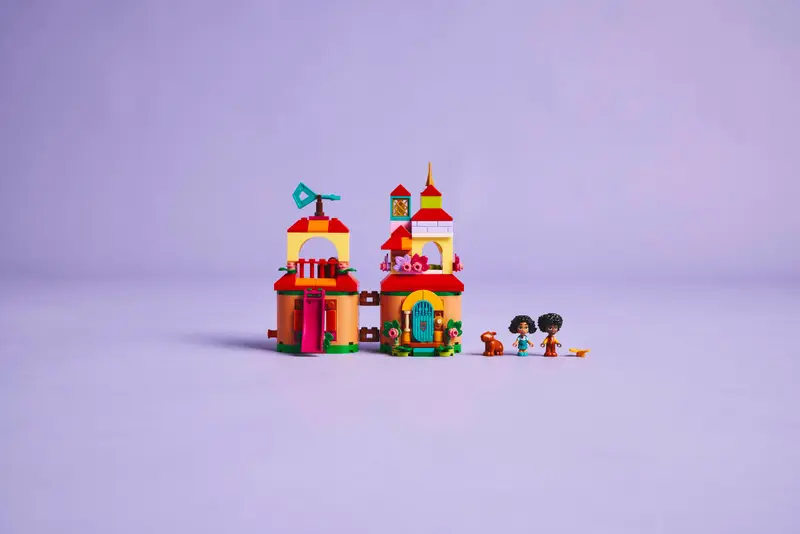 LEGO 43261 DISNEY ENCANTO MINI HOUSE - Image 9