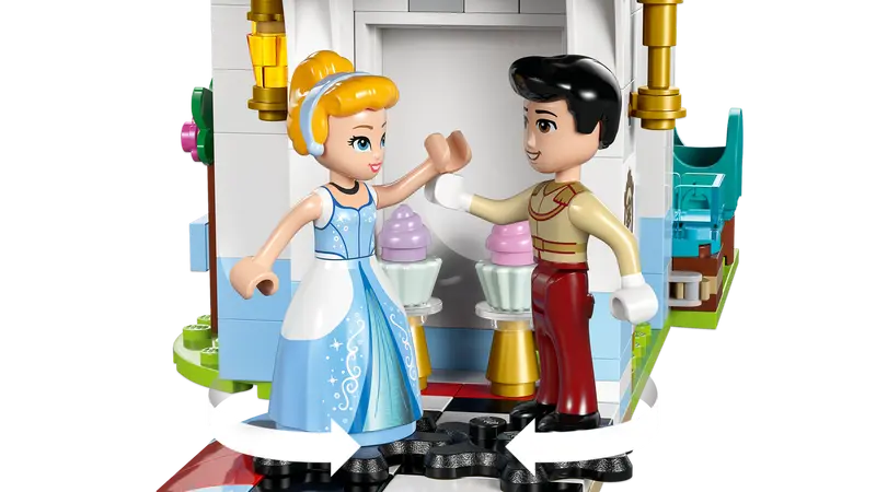 LEGO 43275 DISNEY CINDERELLA'S CASTLE AND HORSE CARRIAGE - Image 3