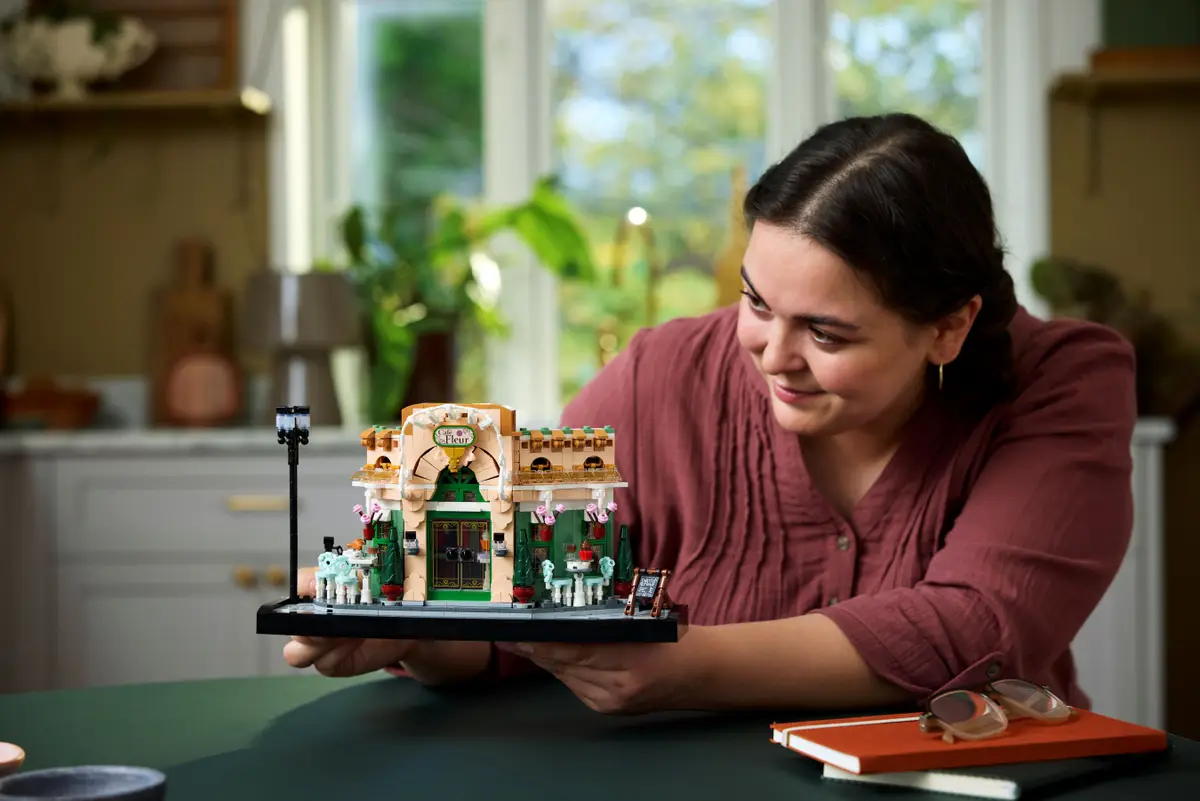 LEGO 10362 ICONS  FRENCH CAFÉ - Image 5