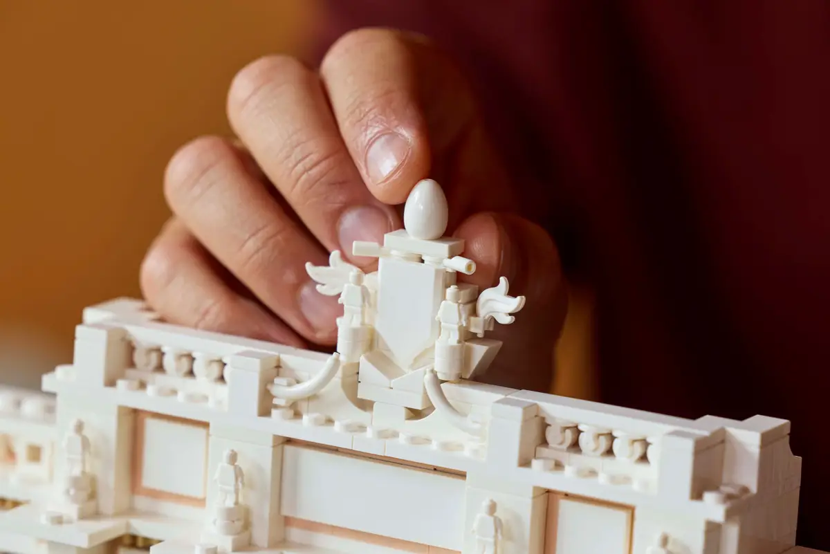 LEGO 21062 ICONS  TREVI FOUNTAIN - Image 5