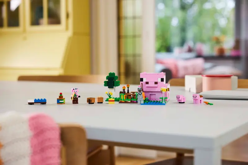 LEGO 21268 MINECRAFT THE BABY PIG HOUSE - Image 7