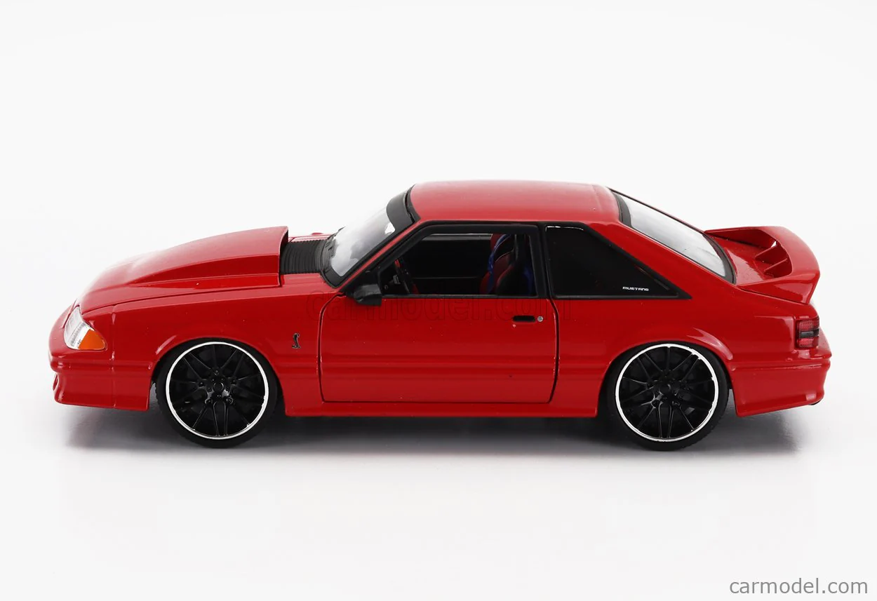 MAISTO CLASSIC MUSCLE 1:24 1999 FORD MUSTANG SVT COBRA - Image 2