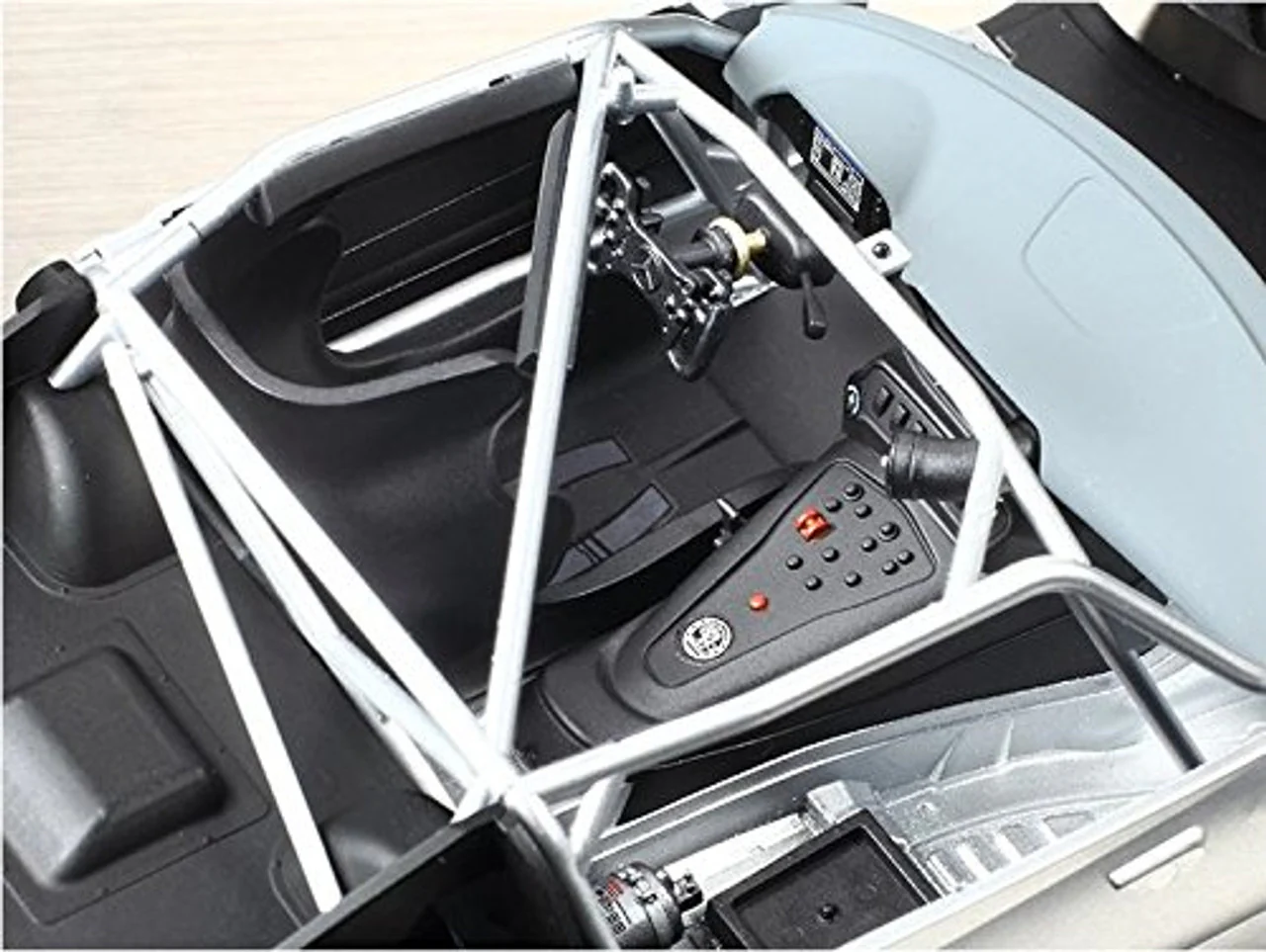 TAMIYA MERCEDES AMG GT3 1:24 - Image 4