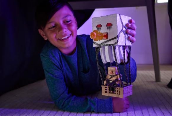 MINECRAFT MOVIE - BLAST ATTACK GHAST - Image 7