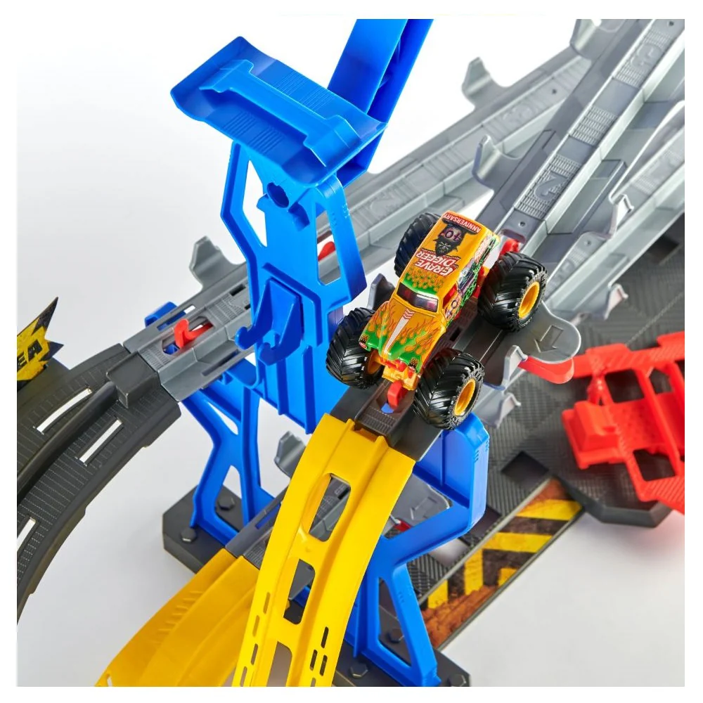 MONSTER JAM 1:64 GARAGE PLAY SET - Image 3