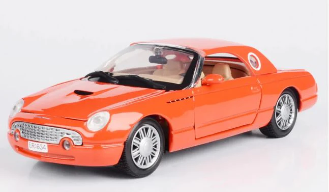 MOTORMAX 1:24 DIECAST MODEL - JAMES BOND 'DIE ANOTHER DAY' (2002) - 2002 FORD THUNDERBIRD - Image 2