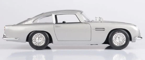 MOTORMAX 1:24 DIECAST MODEL - JAMES BOND 'GOLDFINGER' (1964) - ASTON MARTIN DB5 - Image 3