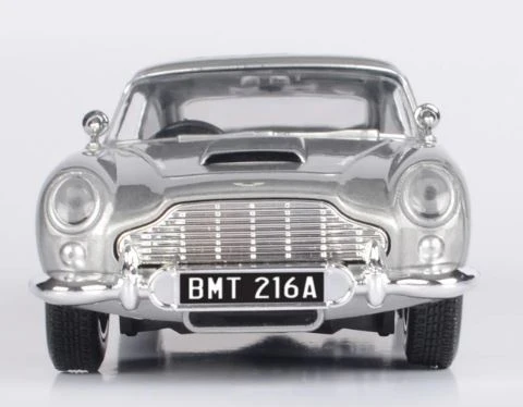 MOTORMAX 1:24 DIECAST MODEL - JAMES BOND 'GOLDFINGER' (1964) - ASTON MARTIN DB5 - Image 4