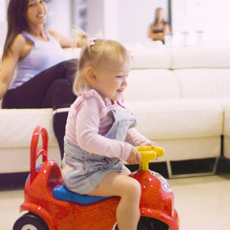 MUMMY'S TINY HELPER - RIDE ON FLOOR SWEEPER - Image 2