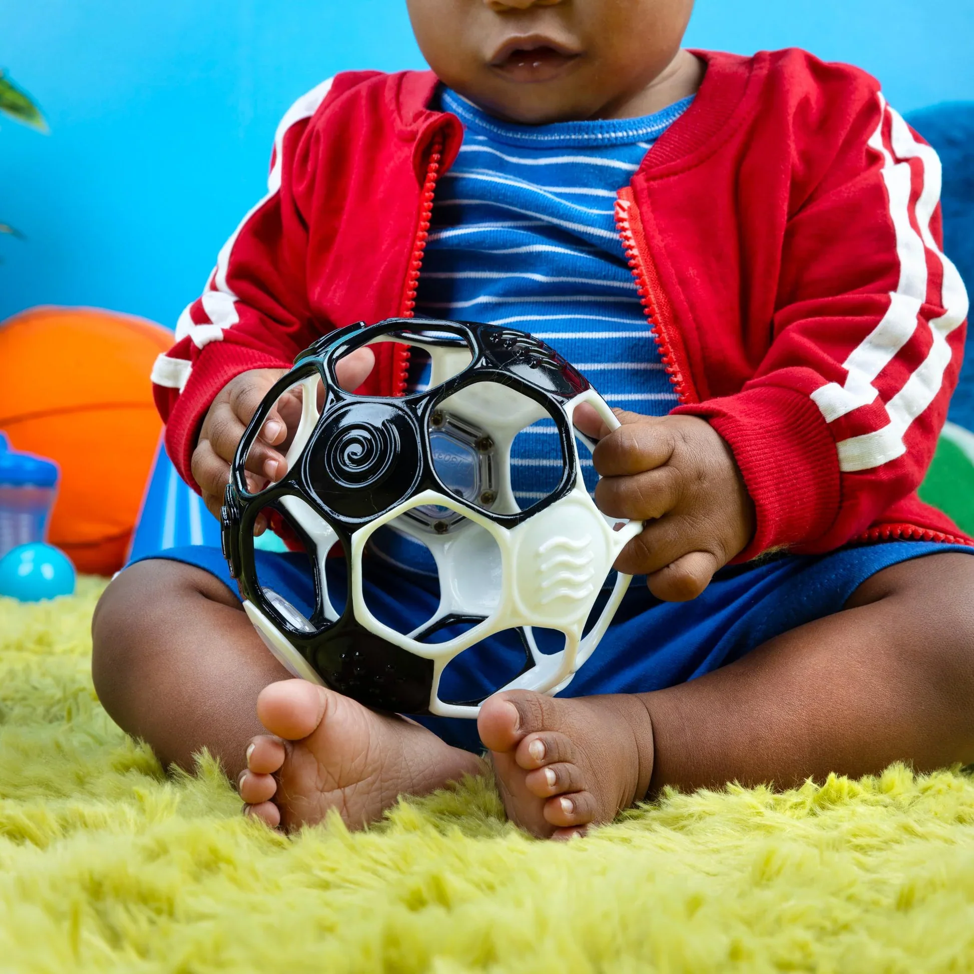 OBALL RATTLE SOCCER BALL BLACK & WHITE - Image 3