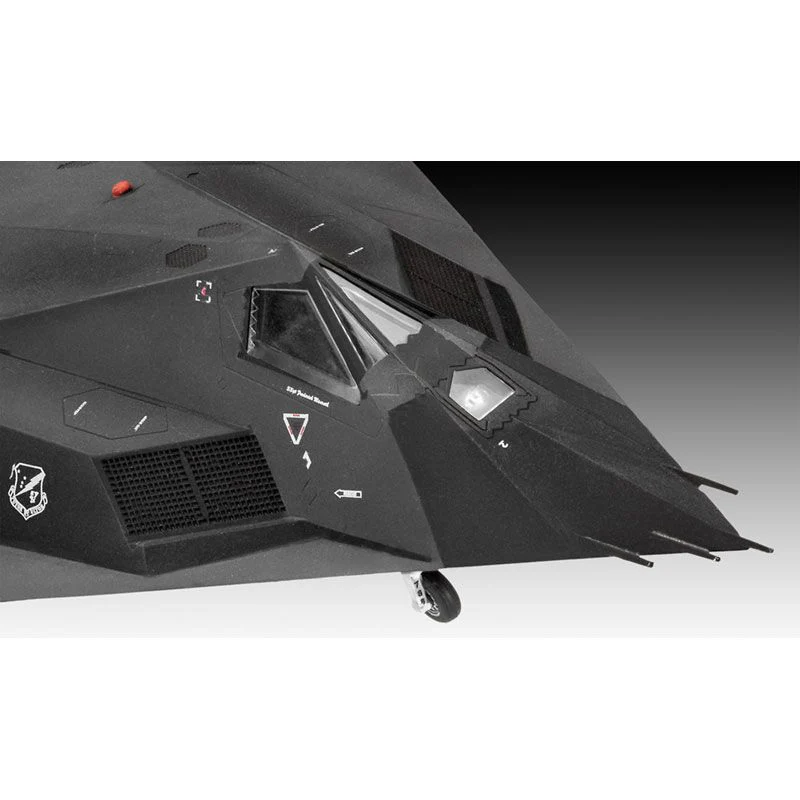 REVELL 1/72 F-117A NIGHTHAWK STEALTH FIGHTER - Image 4