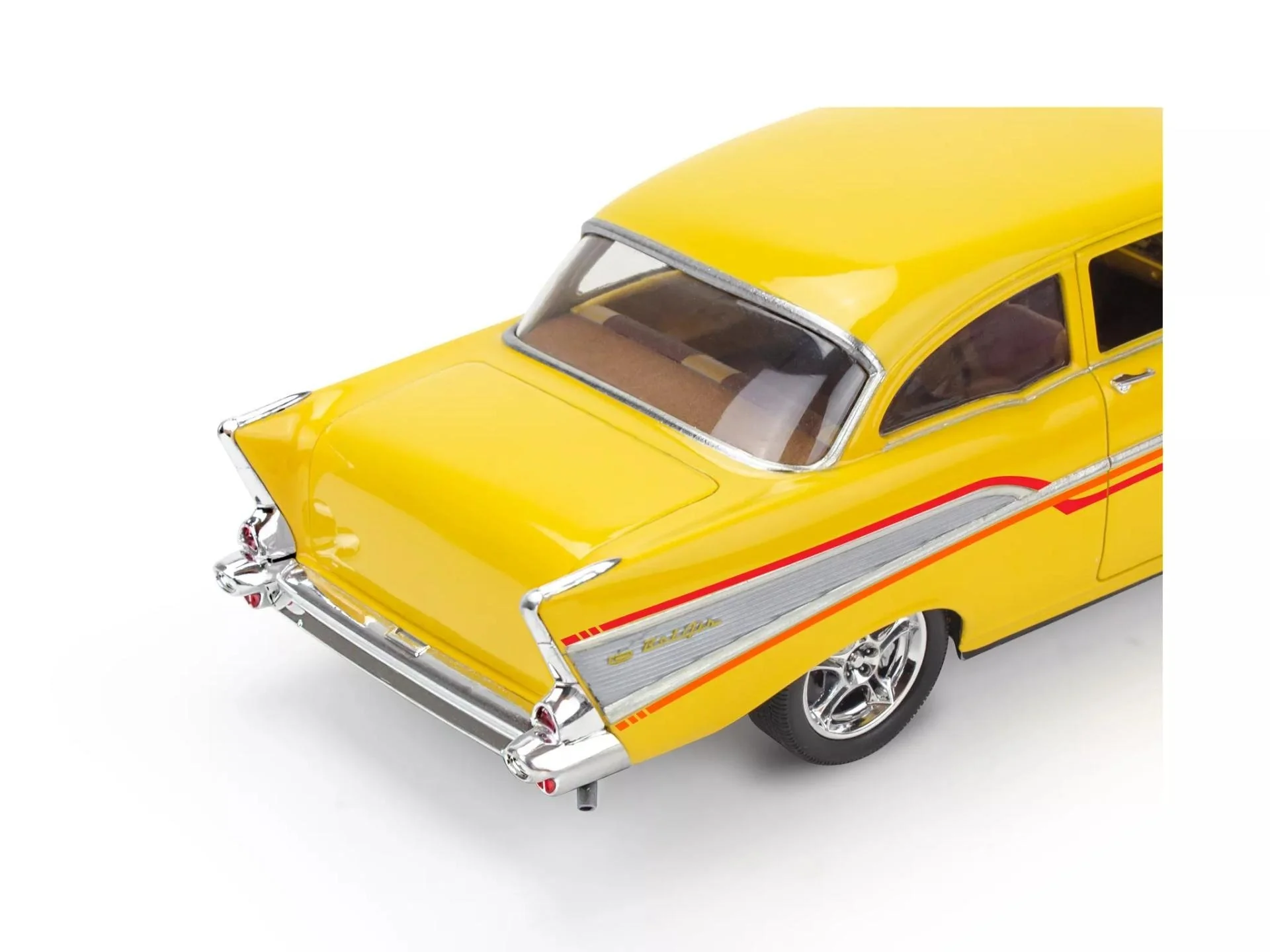 REVELL 1957 CHEVROLET BELAIR 1:25 - Image 5