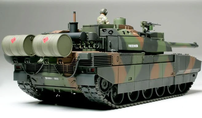 TAMIYA 1/35 FRENCH BATTLE TANK LECLERC SERIES 2 - Image 6