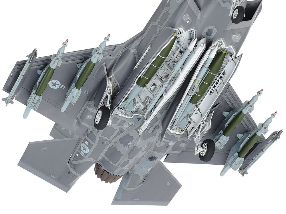 TAMIYA 1/48 LOCKHEED MARTIN F-35A LIGHTNING II - Image 8