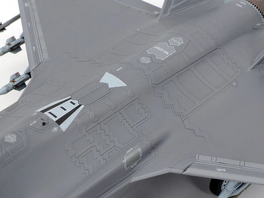 TAMIYA 1/72 F-35A LIGHTNING II - Image 6