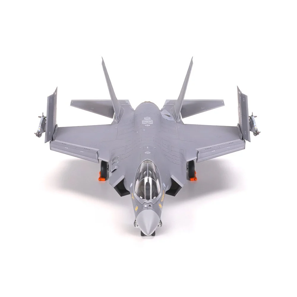 TAMIYA 1/72 LOCKHEED MARTIN F-35C LIGHTNING II - Image 3