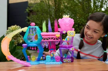 TROLLS BAND TOGETHER - MOUNT RAGEOUS 32 PIECE PLAYSET - Image 2