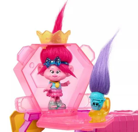 TROLLS BAND TOGETHER - MOUNT RAGEOUS 32 PIECE PLAYSET - Image 5